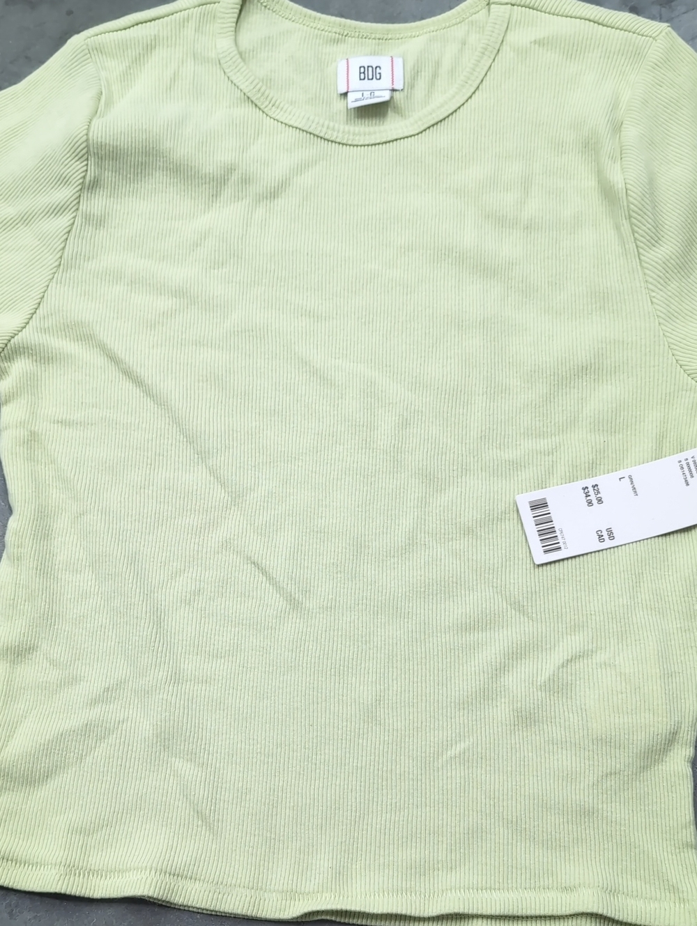 BDG Urban Outfitters light green ribbed crew-neck short-sleeve top+ L